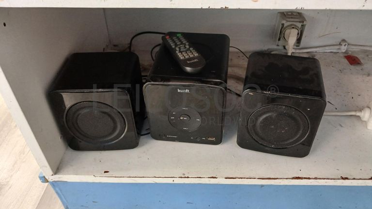 Equipamentos e Stock · Mobiliário e Decoração