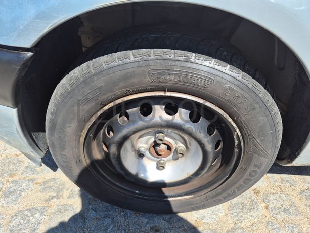 Renault Clio · Ano 2001
