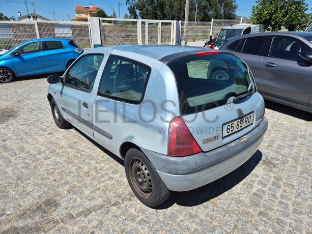 Renault Clio · Ano 2001