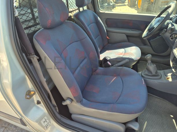 Renault Clio · Ano 2001