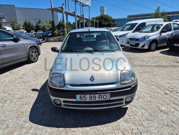 Renault Clio · Ano 2001