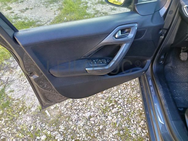 Peugeot 2008 · Ano 2018
