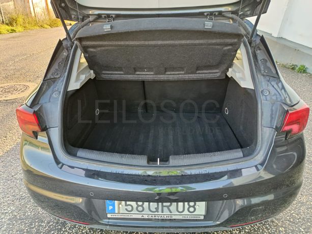Opel Astra 1.6 CDTi · Ano 2015