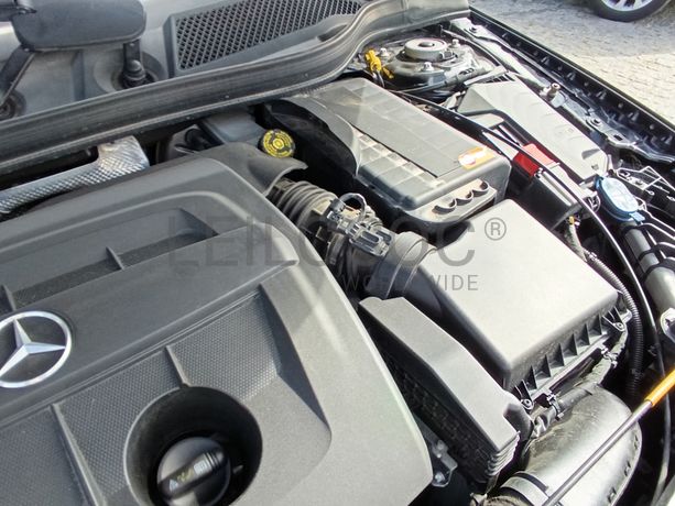 Mercedes-Benz GLA 180 CDI · Ano 2015