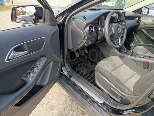 Mercedes-Benz GLA 180 CDI · Ano 2015