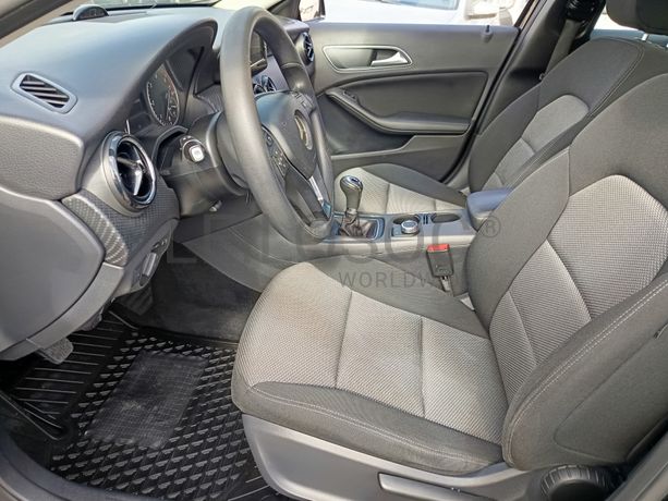 Mercedes-Benz GLA 180 CDI · Ano 2015