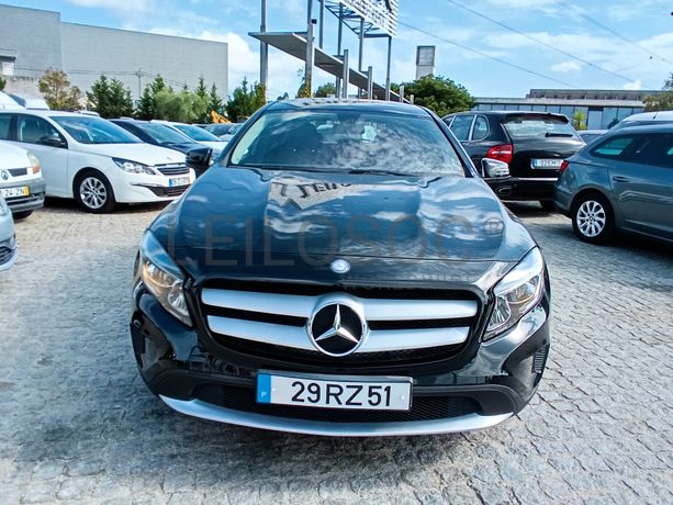 Mercedes-Benz GLA 180 CDI · Ano 2015