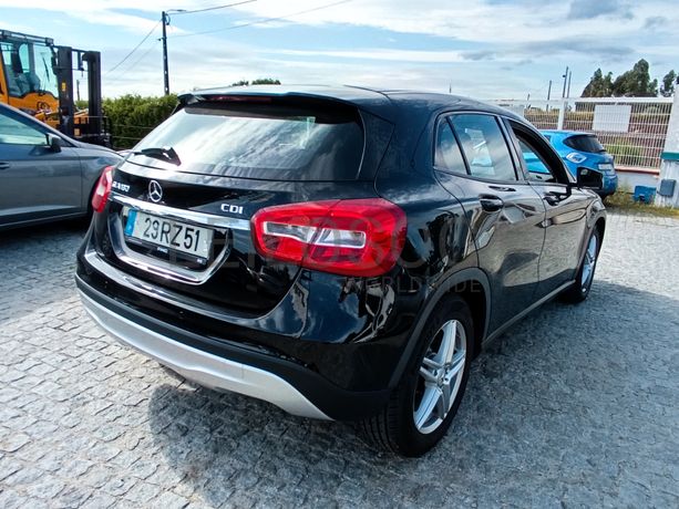 Mercedes-Benz GLA 180 CDI · Ano 2015