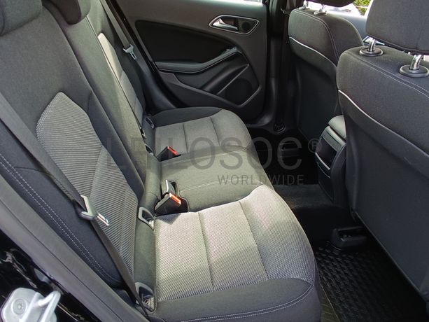 Mercedes-Benz GLA 180 CDI · Ano 2015