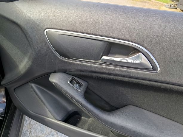 Mercedes-Benz GLA 180 CDI · Ano 2015