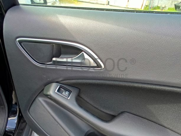 Mercedes-Benz GLA 180 CDI · Ano 2015