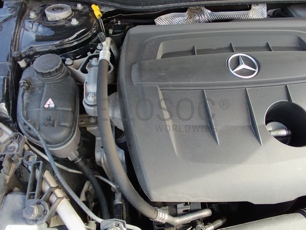 Mercedes-Benz GLA 180 CDI · Ano 2015