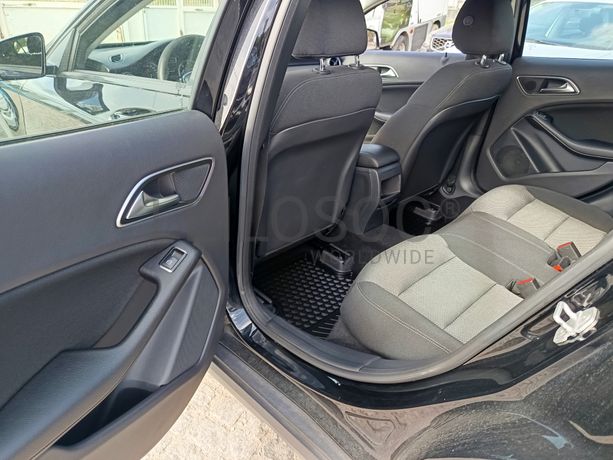 Mercedes-Benz GLA 180 CDI · Ano 2015