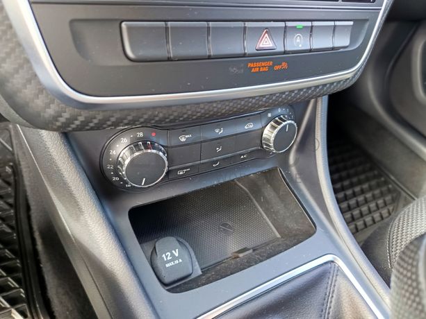 Mercedes-Benz GLA 180 CDI · Ano 2015