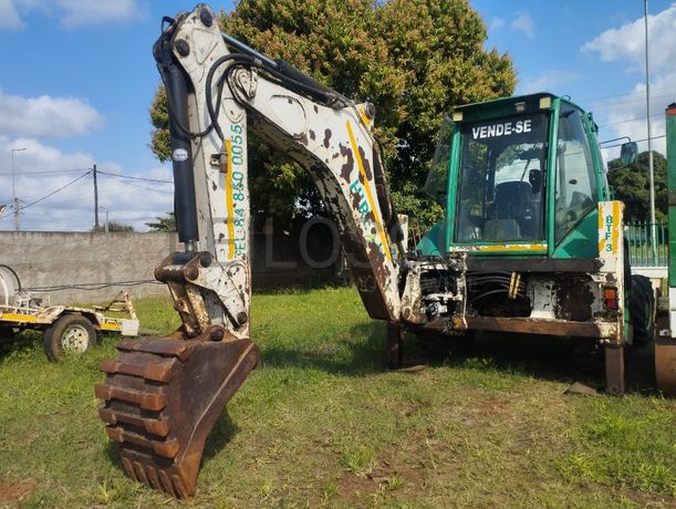 Retroescavadeira Caterpillar 428E