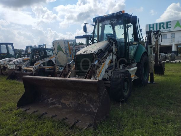 Retroescavadeira Caterpillar 428E