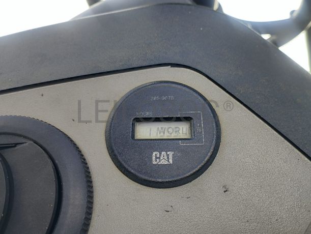 Retroescavadeira Caterpillar 428E