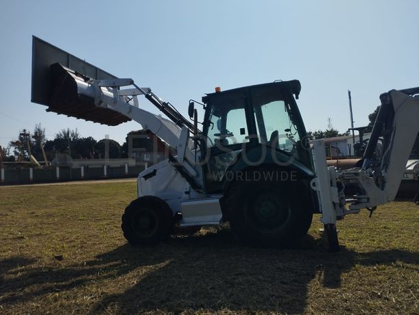 Retroescavadeira Caterpillar 428E