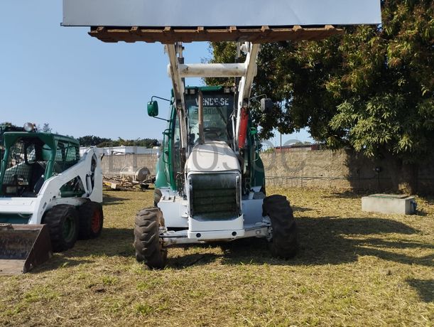 Retroescavadeira Caterpillar 428E