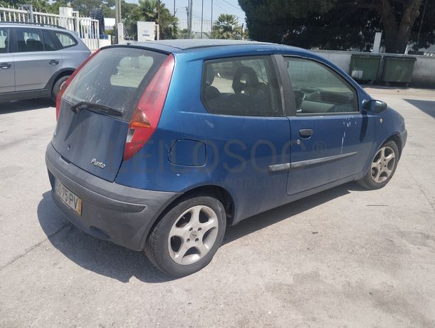 Fiat Punto 1.9 · Ano 2000