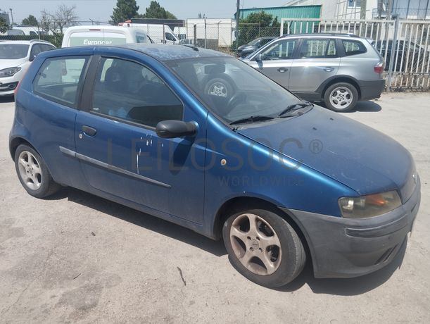 Fiat Punto 1.9 · Ano 2000