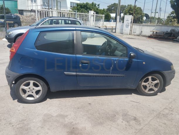 Fiat Punto 1.9 · Ano 2000