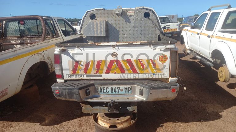 NISSAN HARDBODY - 2014