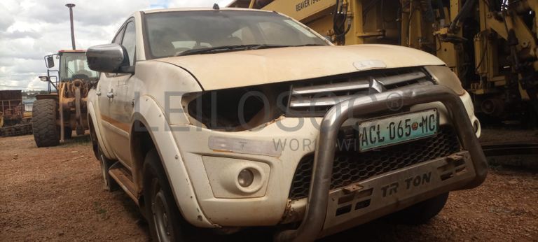 MITSUBISHI TRITON 3,2 GLS D/C - 2013