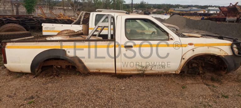 NISSAN HARDBODY /Cab -2013