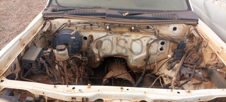 NISSAN HARDBODY /Cab -2013