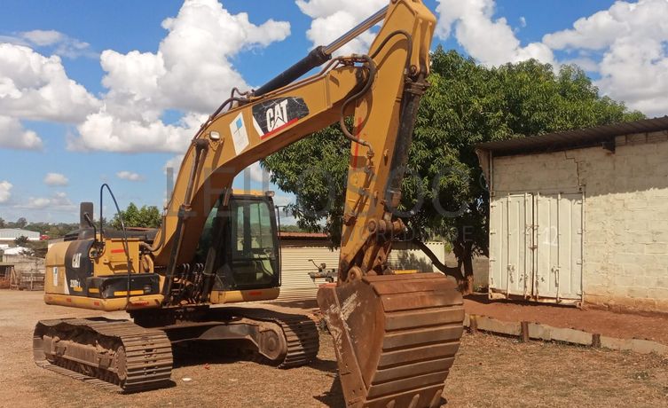 Escavadora de Rastos 20T - 2014