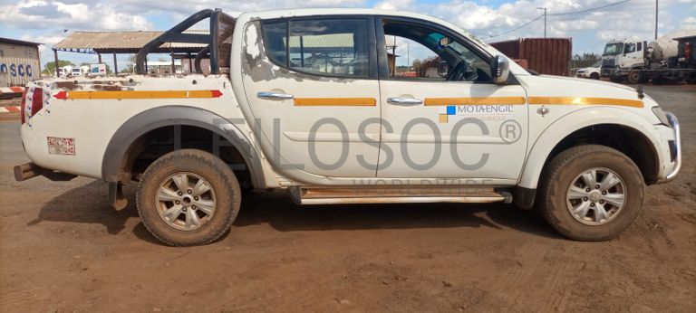 MITSUBISHI TRITON 3.2 GLS D/C - 2013