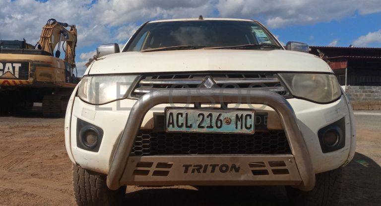 MITSUBISHI TRITON 3.2 GLS D/C - 2013