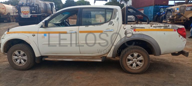 MITSUBISHI TRITON 3.2 GLS D/C - 2013