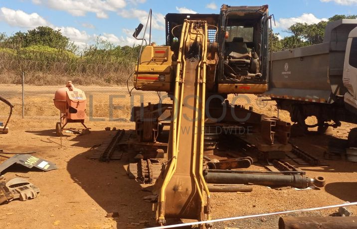 Escavadora de Rastos 25T - 2011