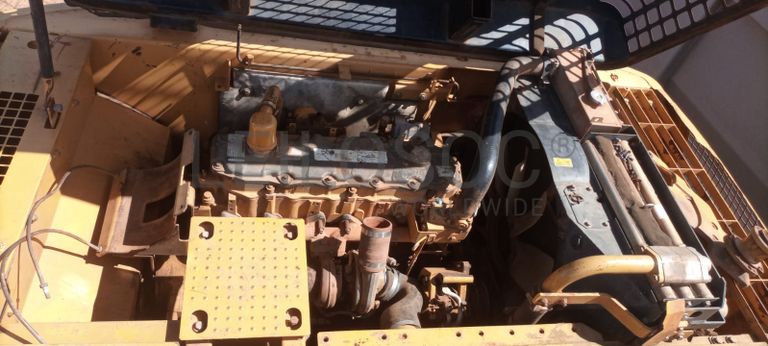 Escavadora de Rastos 25T - 2011