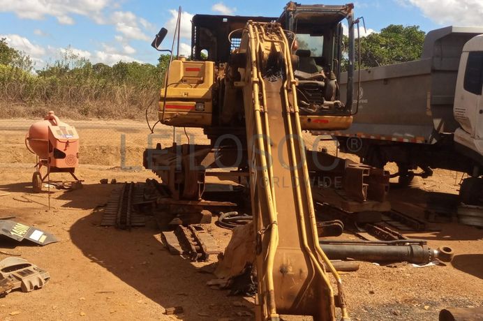 Escavadora de Rastos 25T - 2011