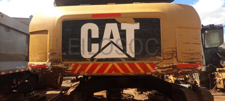 Escavadora de Rastos 25T - 2011