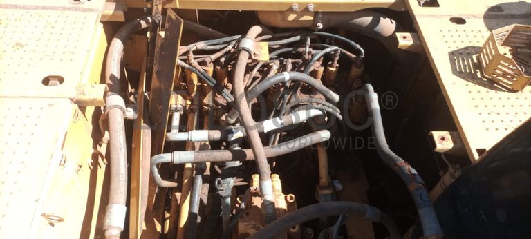 Escavadora de Rastos 25T - 2011