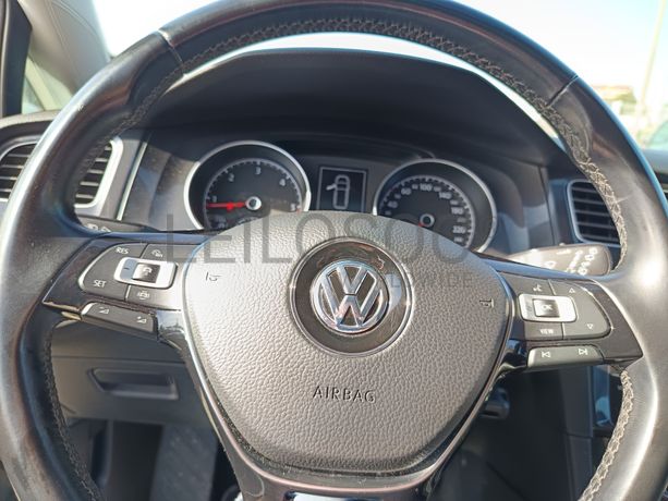 Volkswagen Golf · Ano 2020
