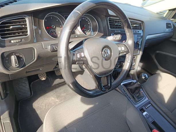 Volkswagen Golf · Ano 2020