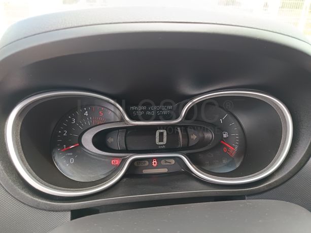 Renault Trafic · Ano 2021