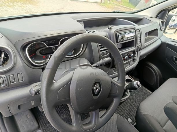 Renault Trafic · Ano 2021