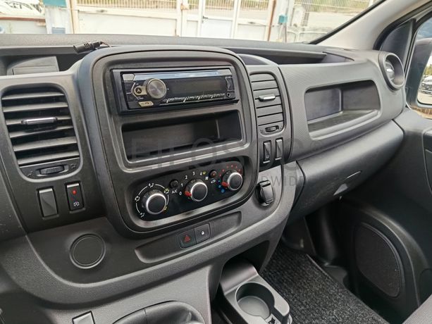 Renault Trafic · Ano 2021