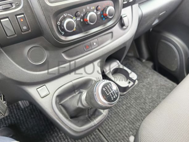 Renault Trafic · Ano 2021