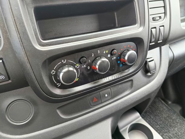 Renault Trafic · Ano 2021