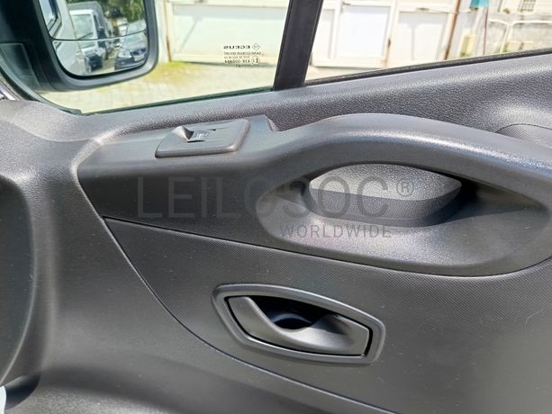 Renault Trafic · Ano 2021