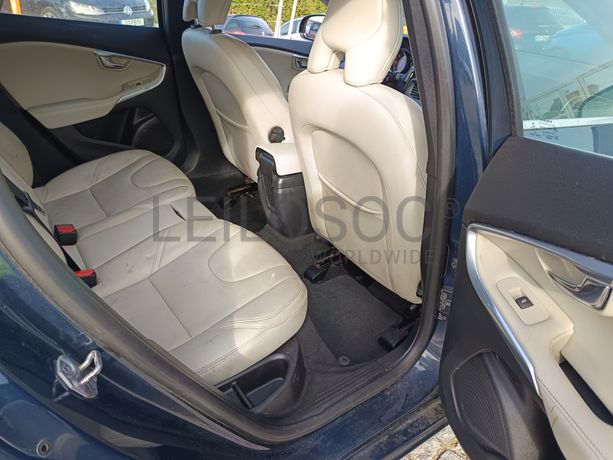 Volvo V40 · Ano 2014