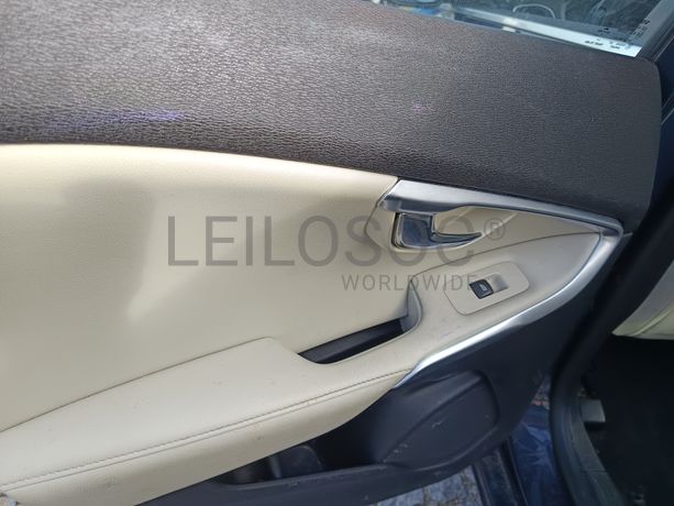Volvo V40 · Ano 2014