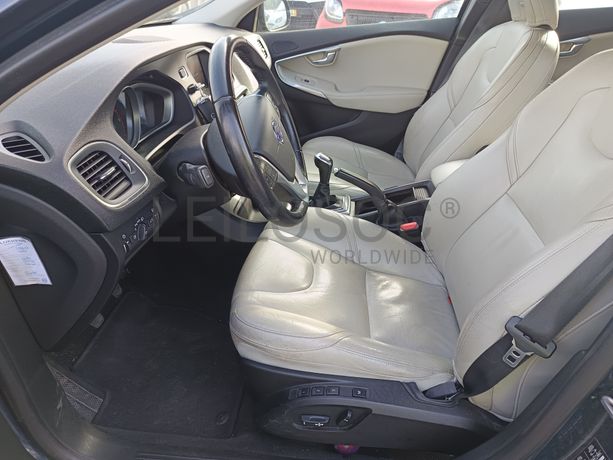 Volvo V40 · Ano 2014